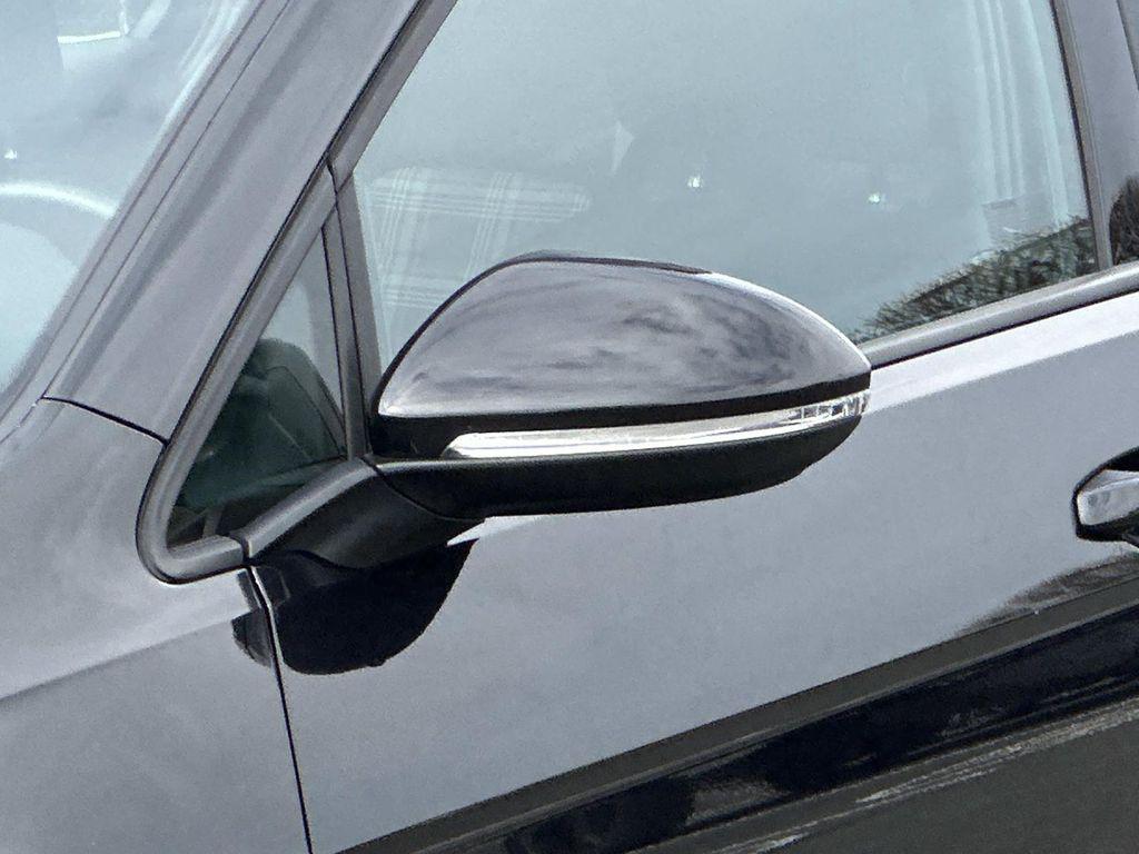 Volkswagen Golf 2021
