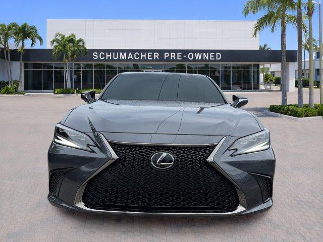 Lexus ES 2025