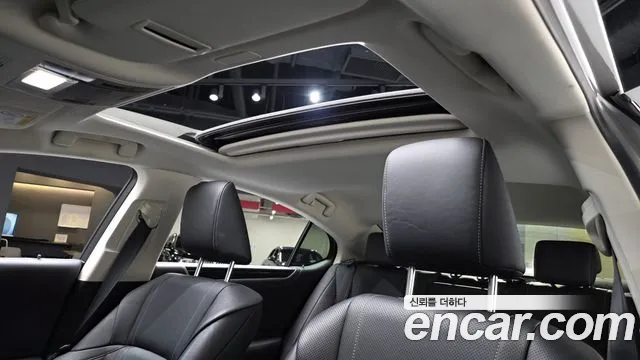 Lexus ES 2021