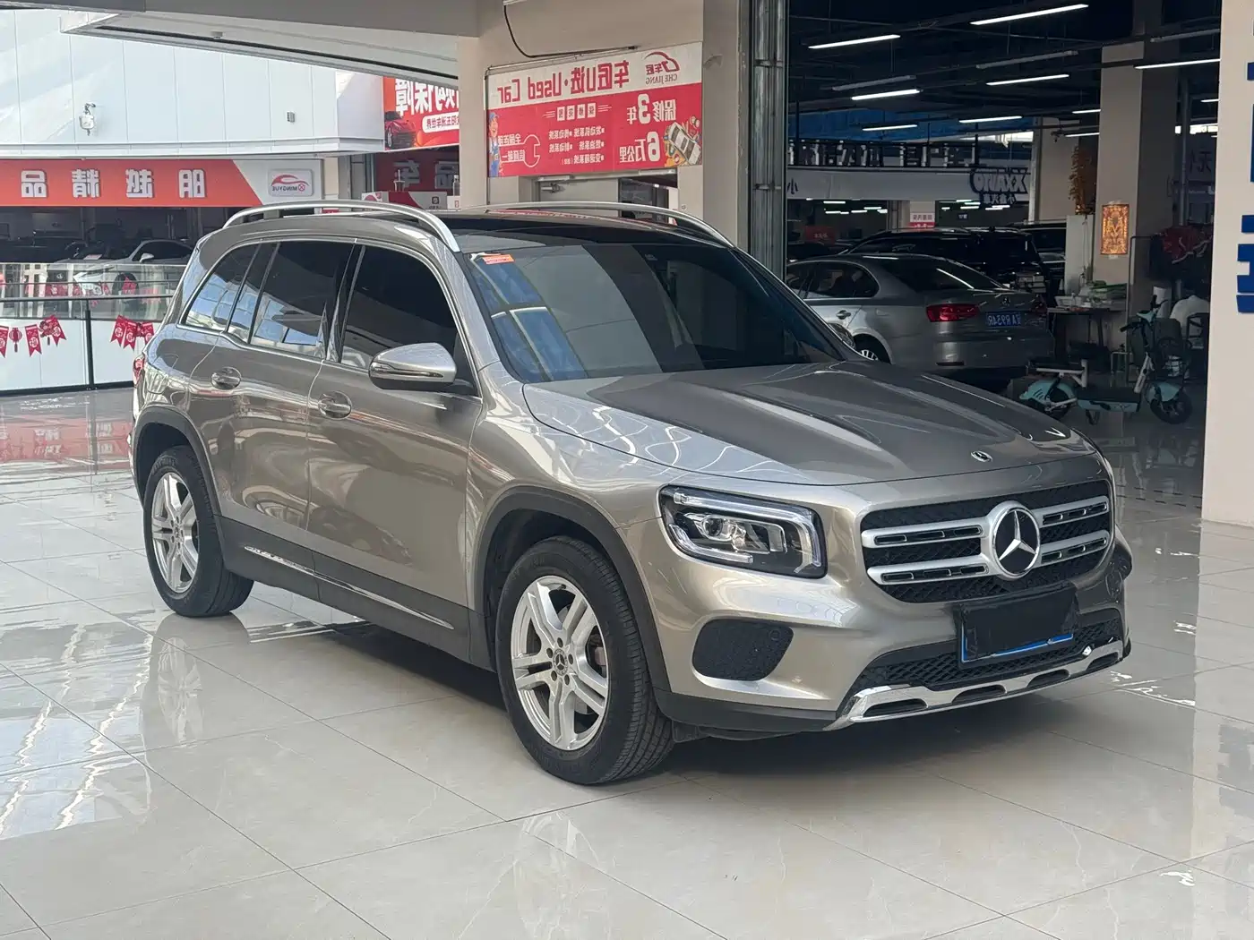 Mercedes-Benz GLB 2023