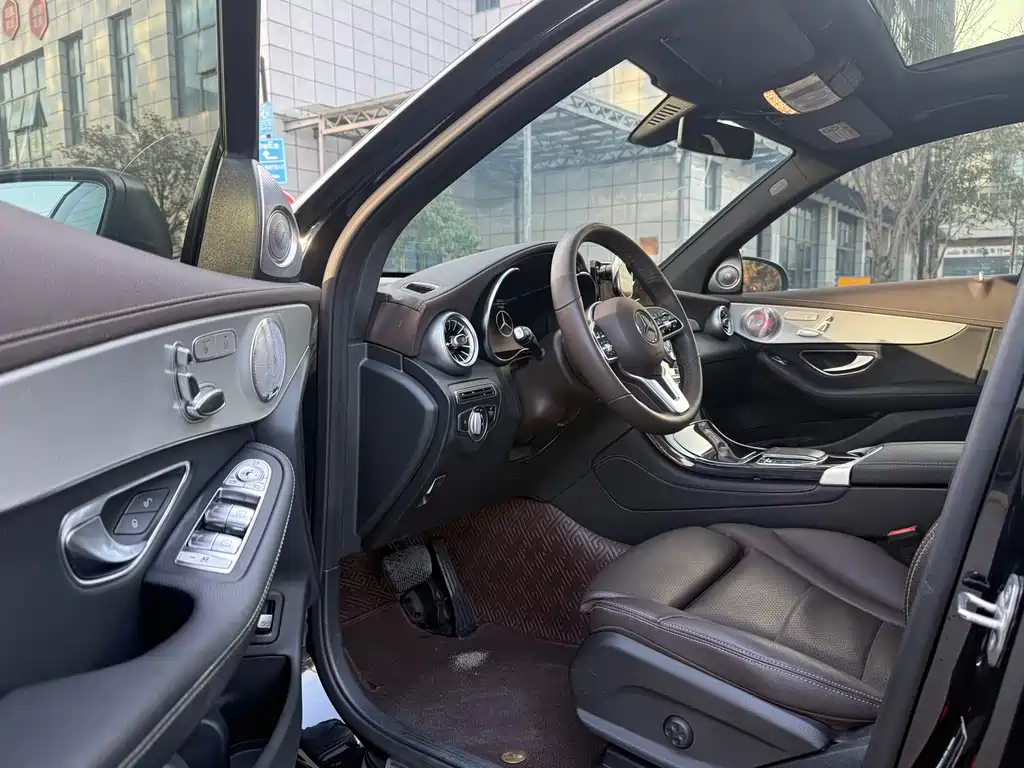 Mercedes-Benz GLC 2021