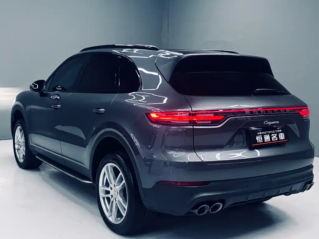Porsche Cayenne 2021