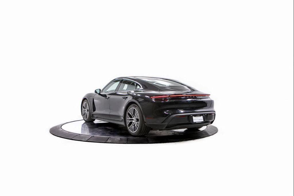 Porsche Taycan 2022