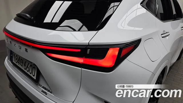 Lexus NX 2022