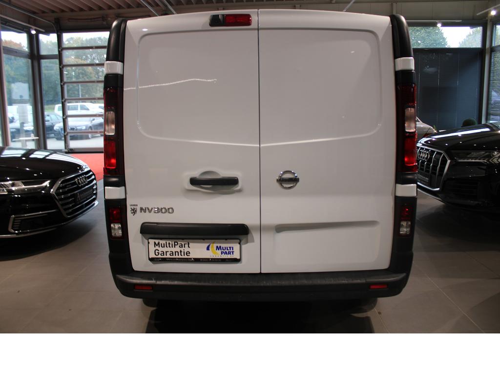Nissan NV300 2021