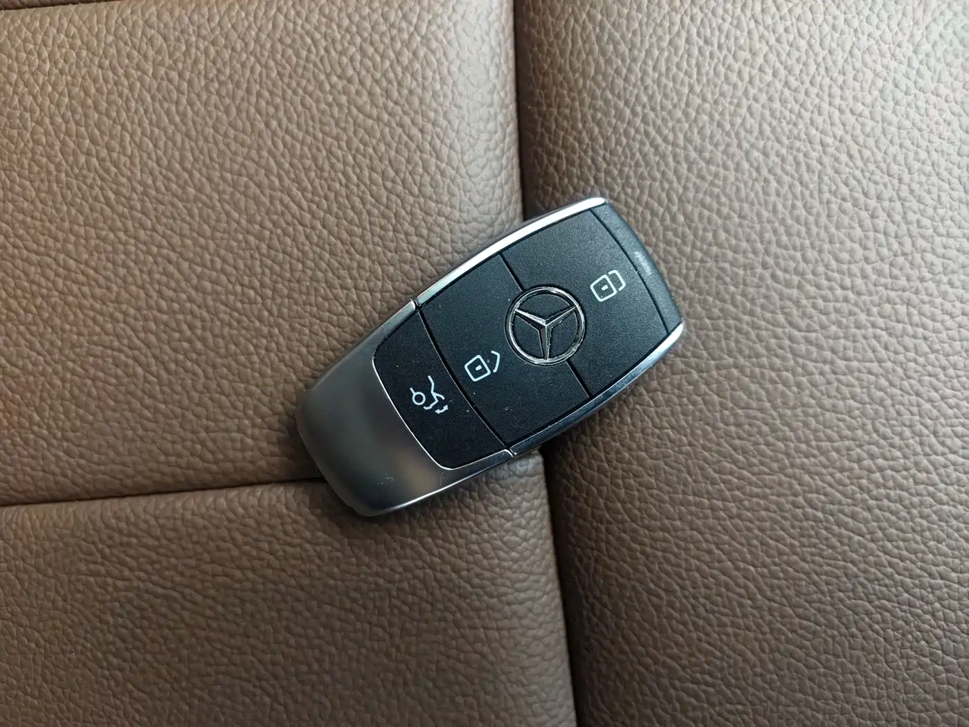 Mercedes-Benz GLB 2025