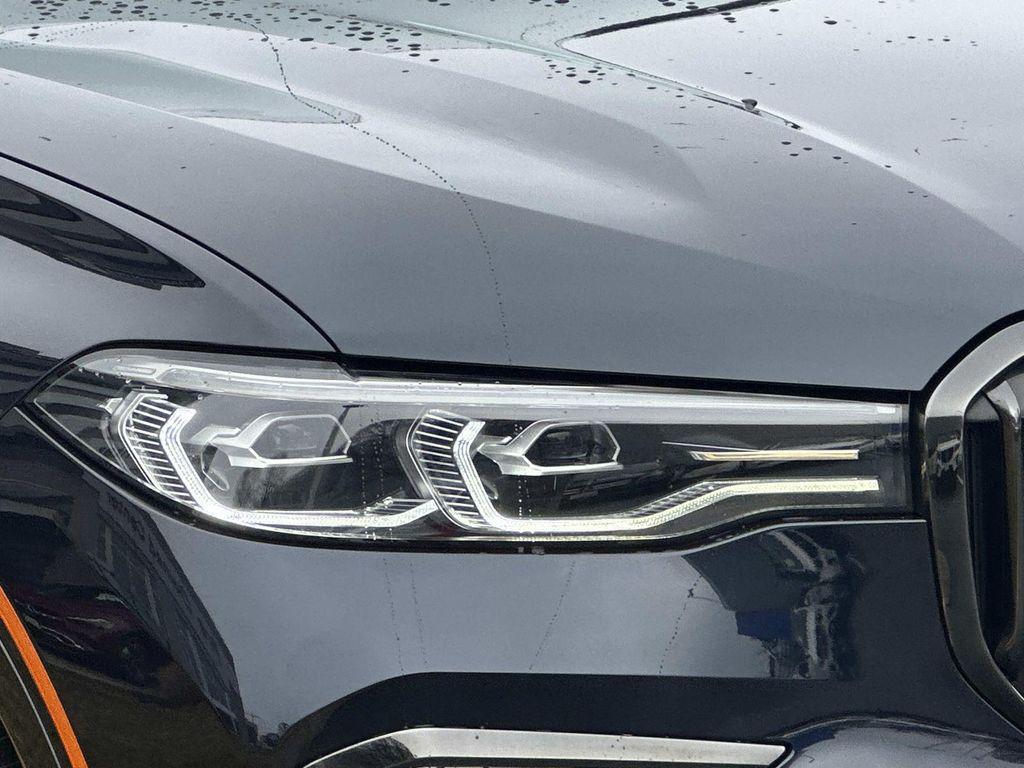 BMW X7 2021