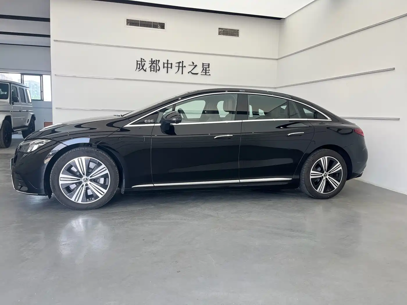 Mercedes-Benz EQE 2025