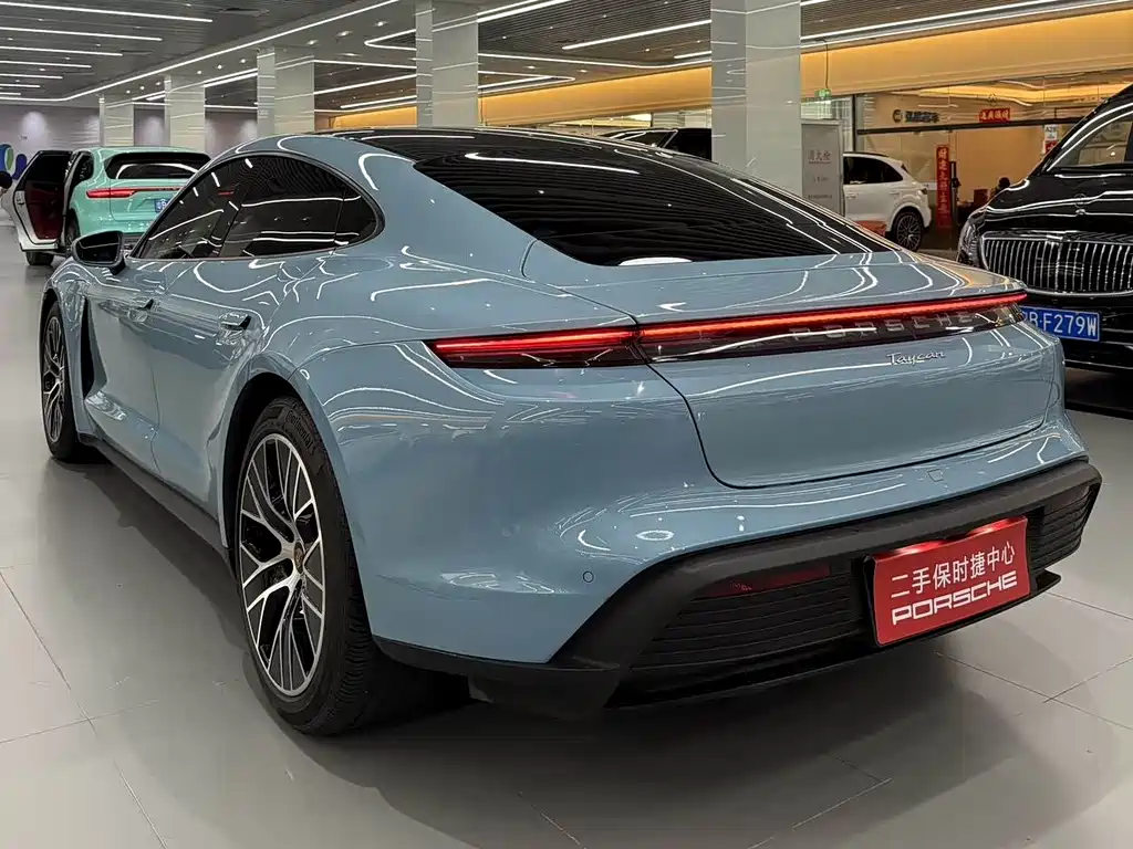 Porsche Taycan 2021