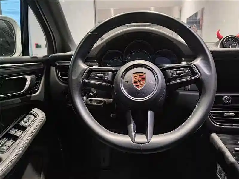 Porsche Macan 2023
