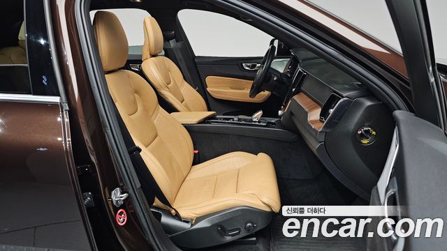 Volvo XC60 2021
