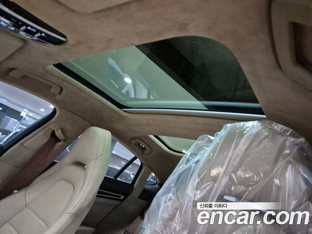 Porsche Panamera 2023