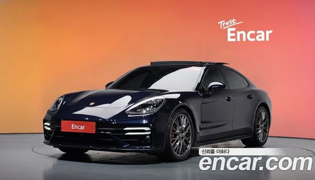 Porsche Panamera 2021