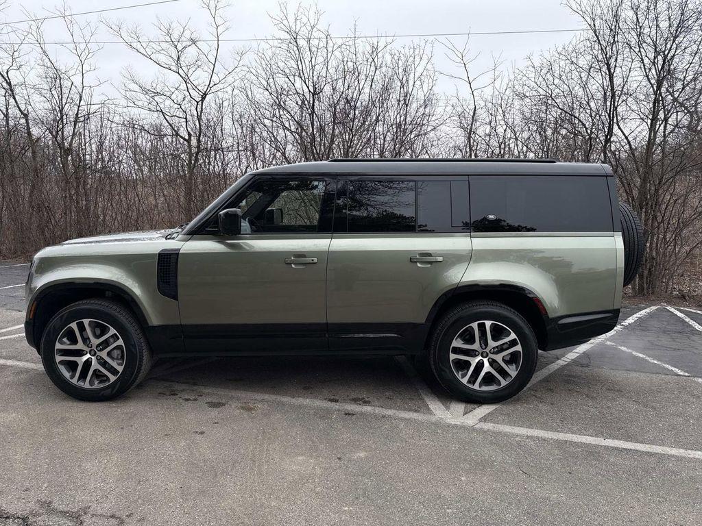 Land Rover Defender 2023