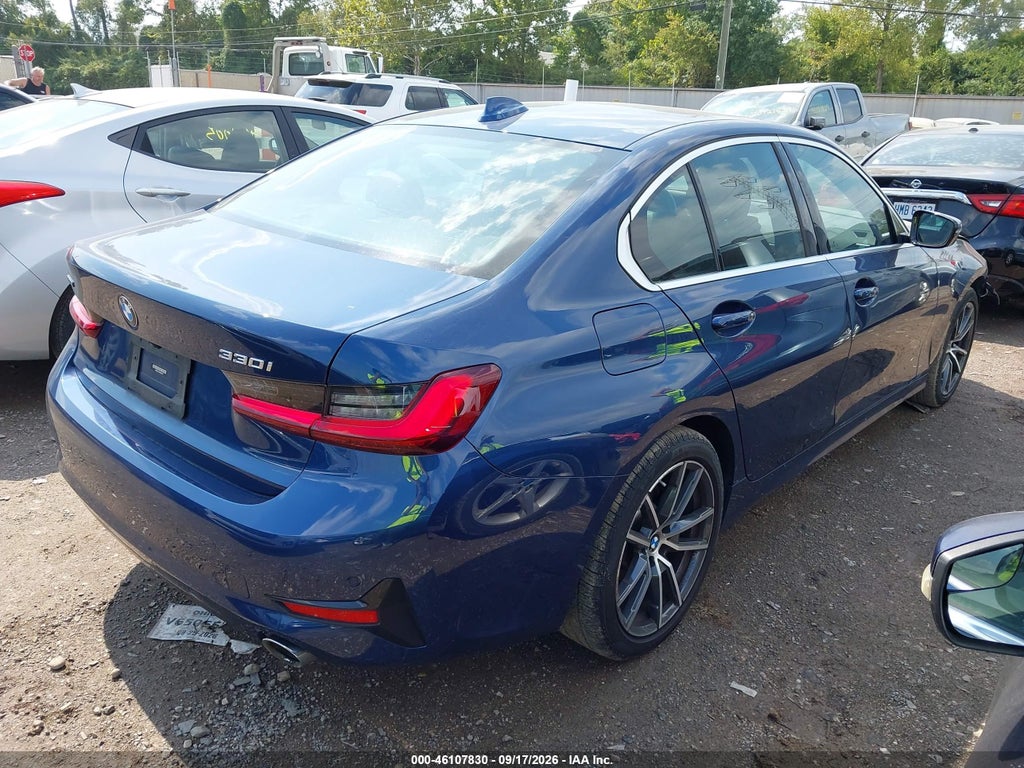 BMW 330 2022