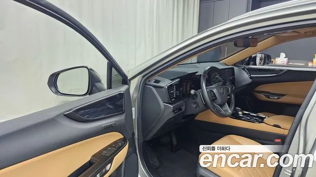 Lexus NX 2022
