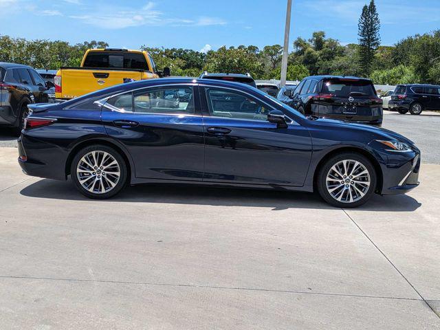 Lexus ES 2021