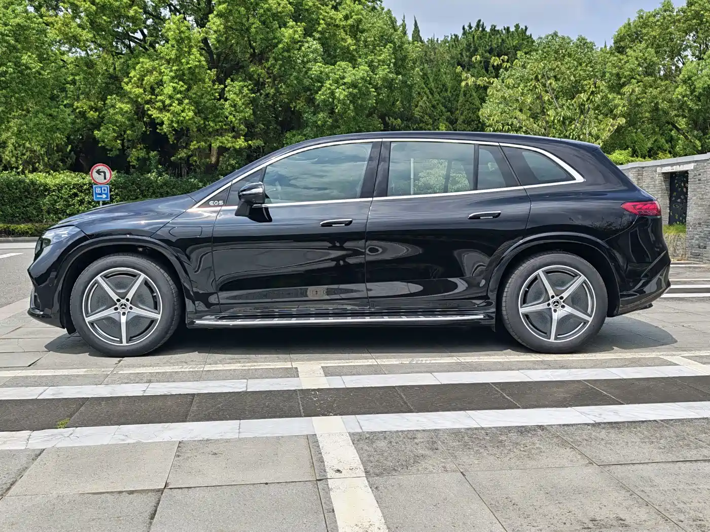 Mercedes-Benz EQS SUV 2026