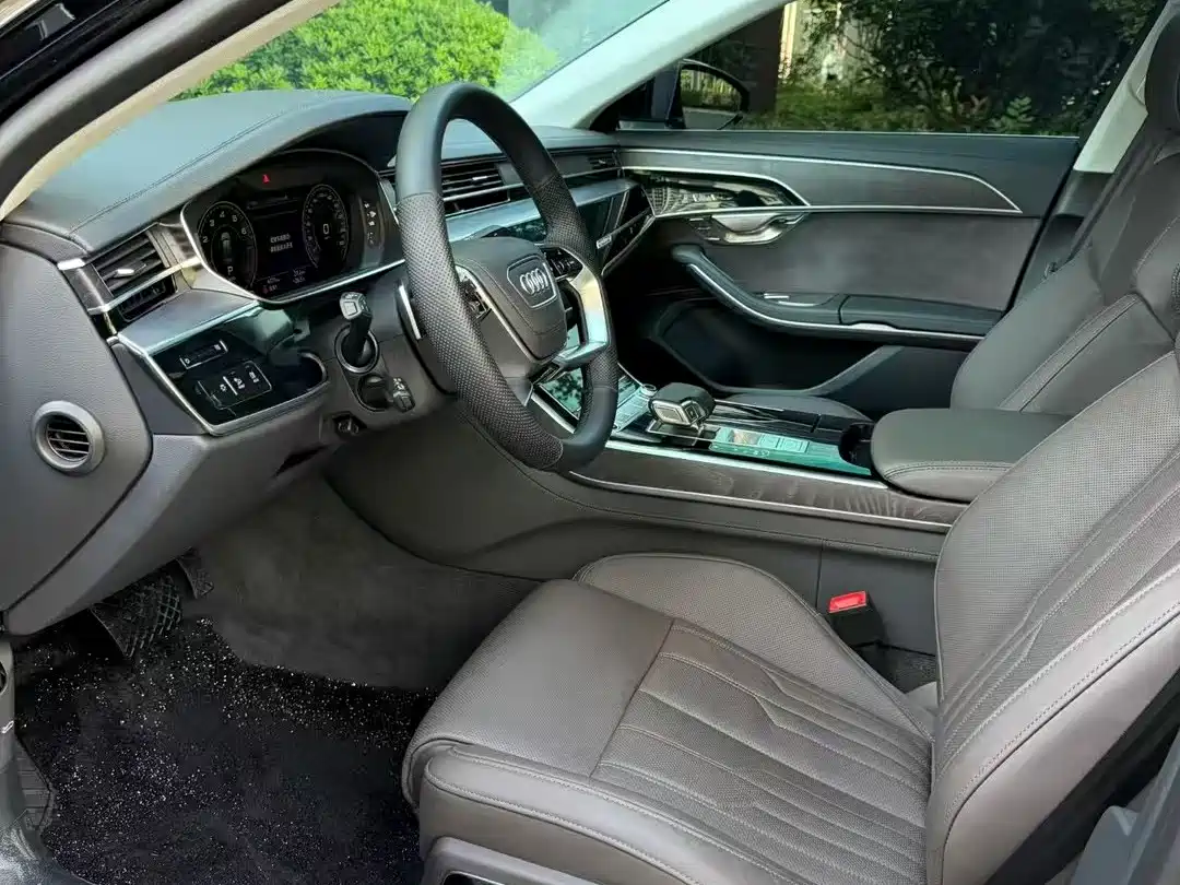 Audi A8 2025