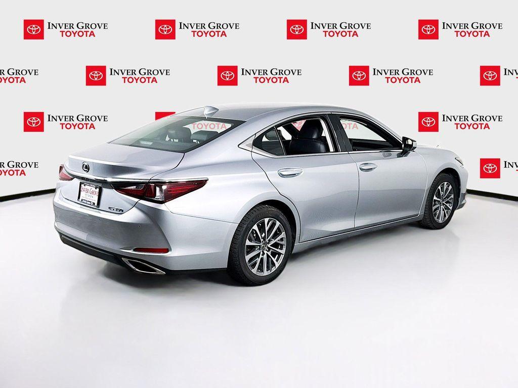 Lexus ES 2023