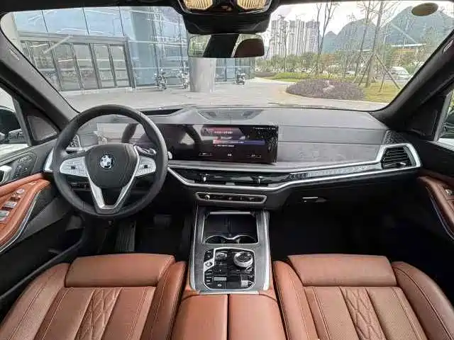 BMW X7 2025