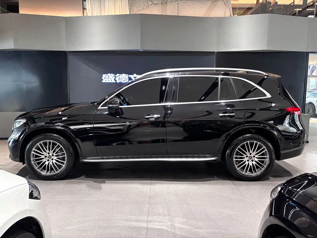 Mercedes-Benz GLC 2023