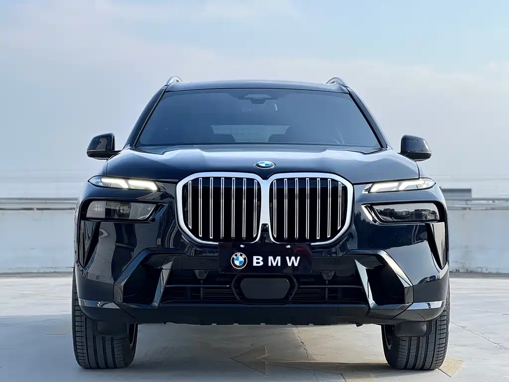BMW X7 2025