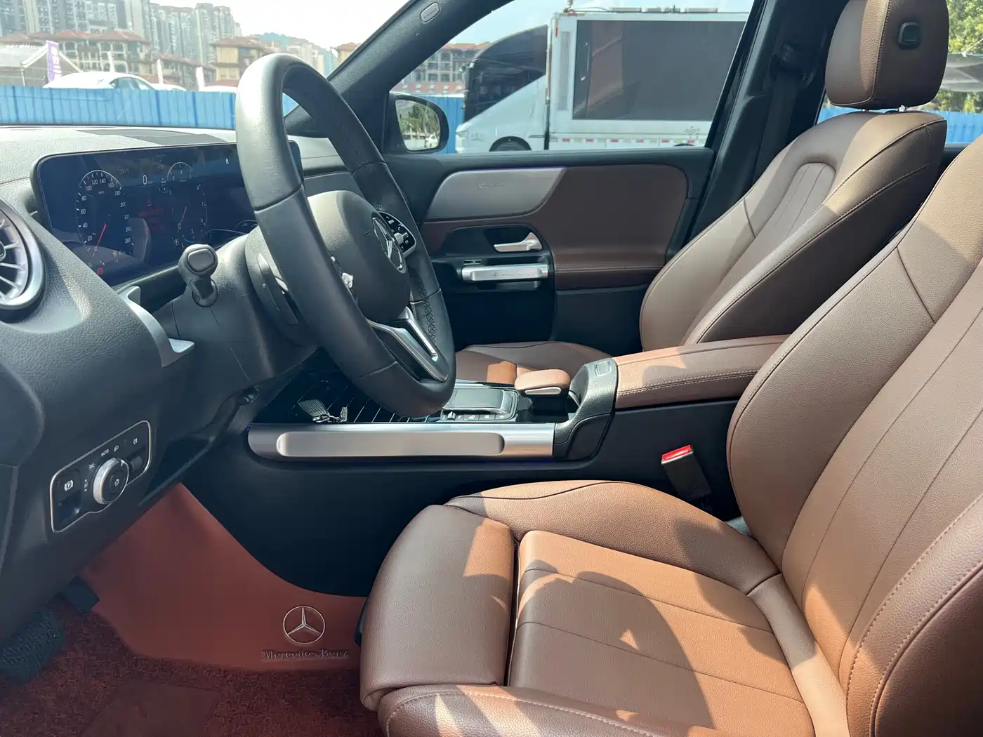 Mercedes-Benz GLB 2023