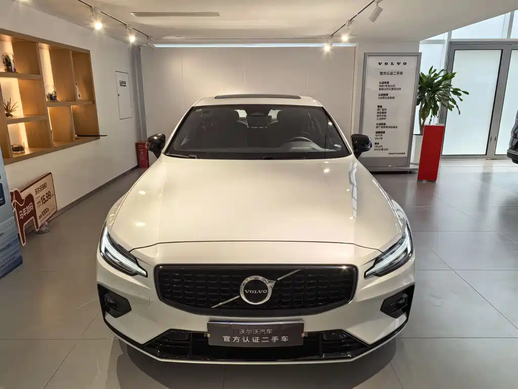 Volvo S60 2024