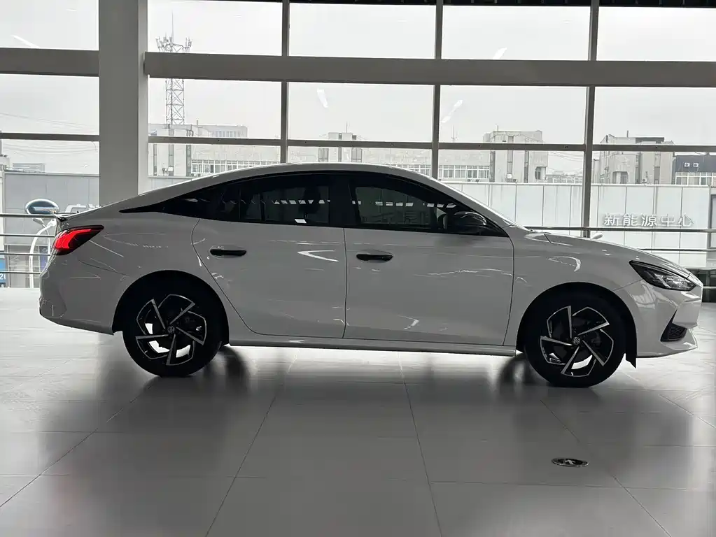 MG MG5 2022