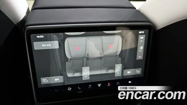 Tesla Model Y 2025