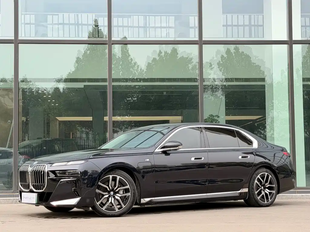 BMW i7 2024