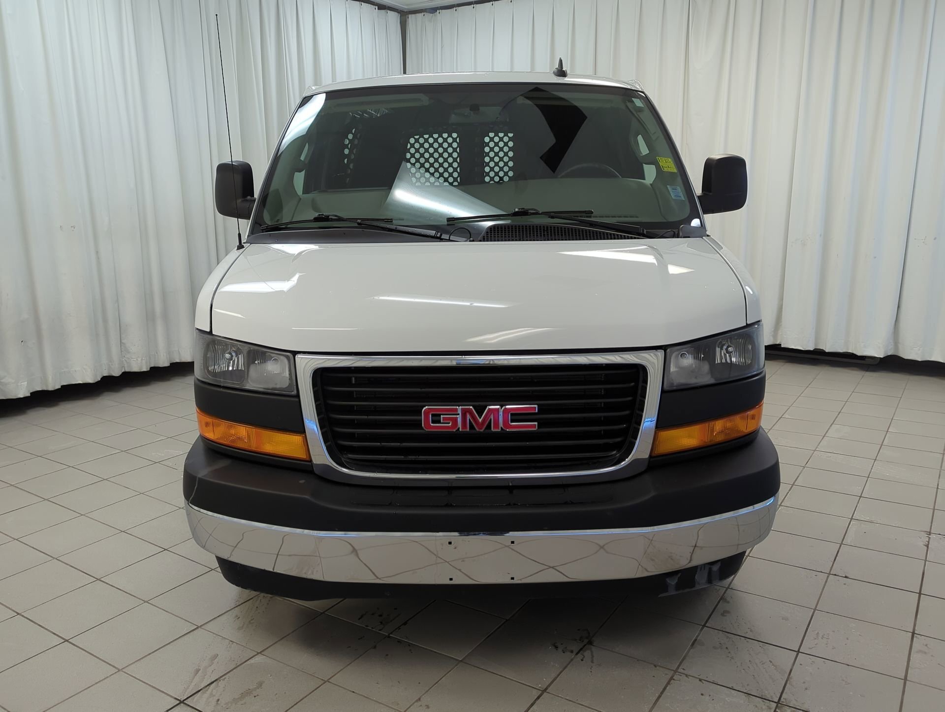 GMC Savana 2023