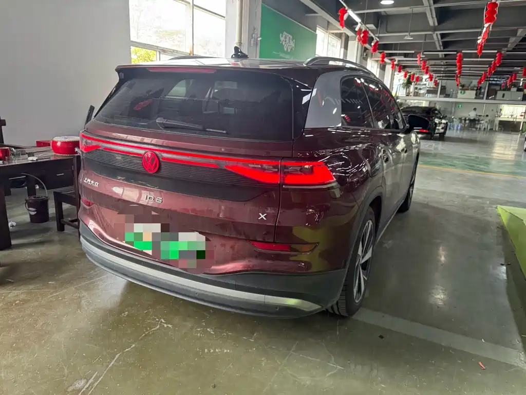 Volkswagen ID.6 2023