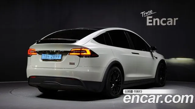 Tesla Model X 2023
