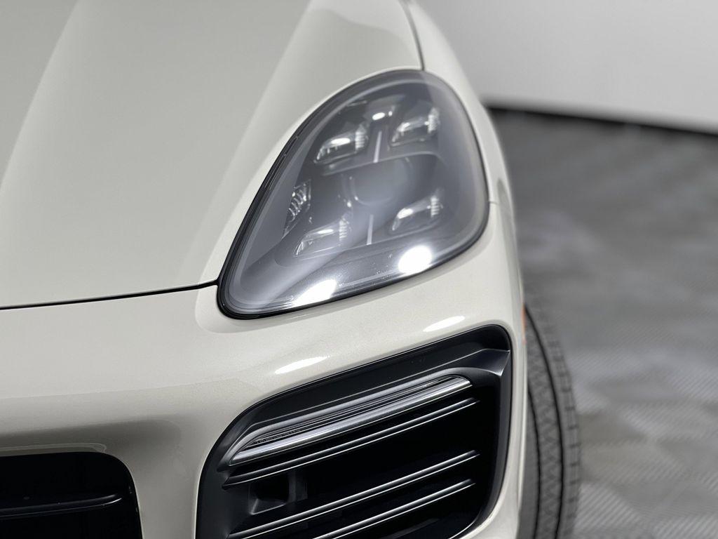 Porsche Cayenne 2021