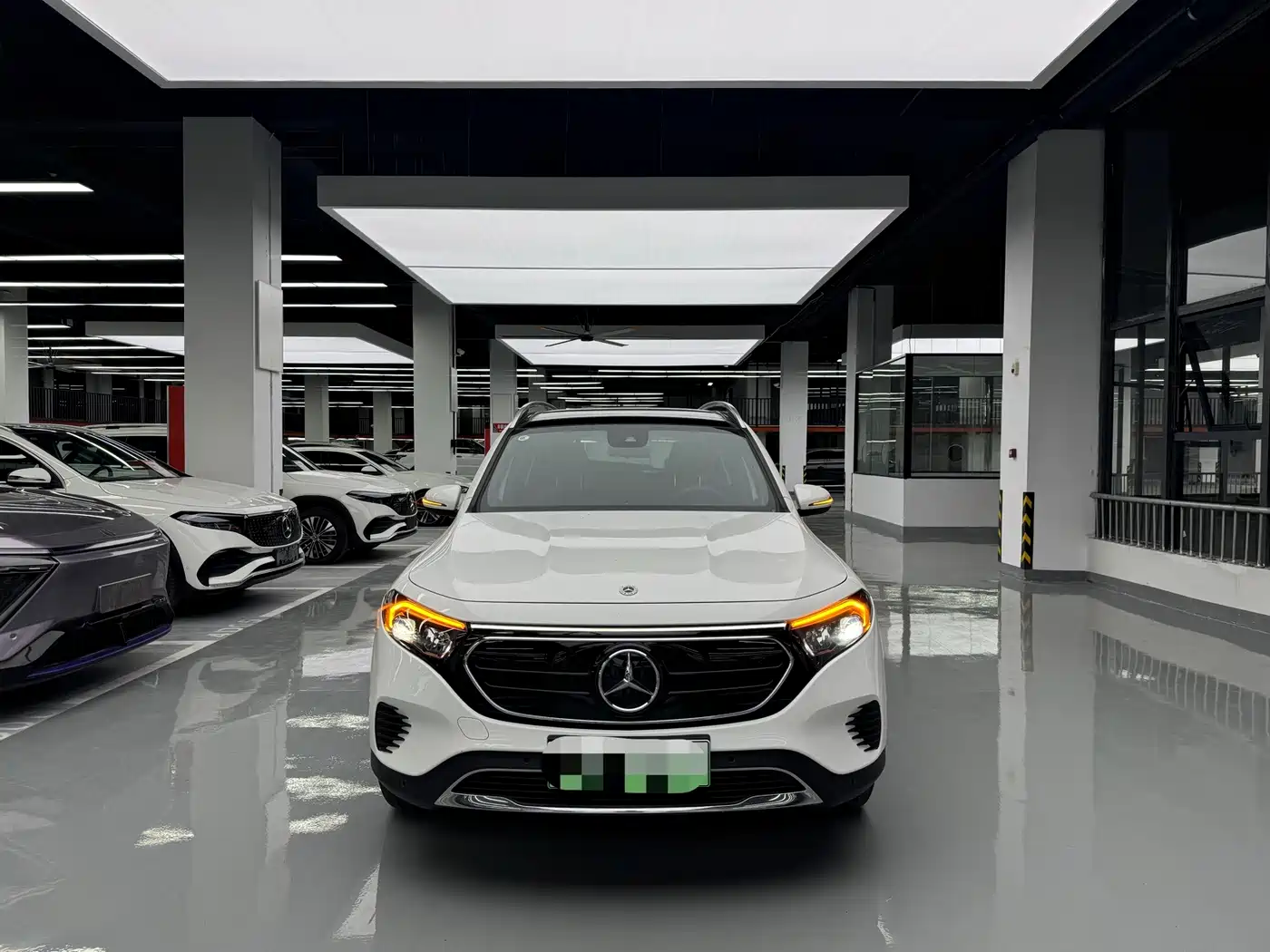 Mercedes-Benz EQB 2023