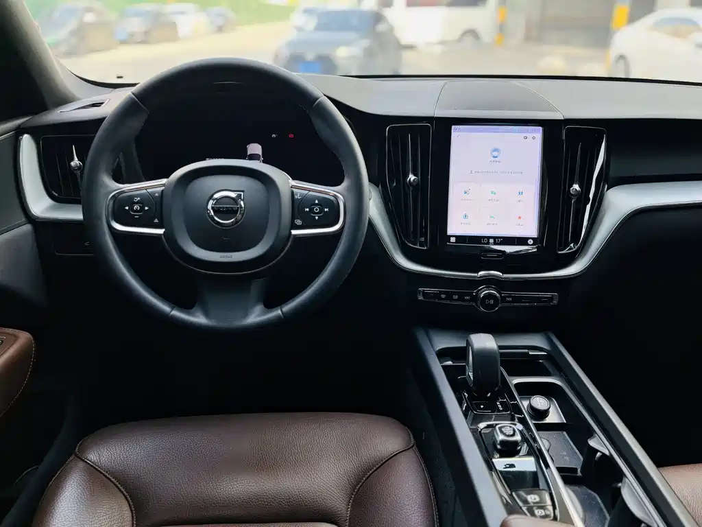 Volvo XC60 2022