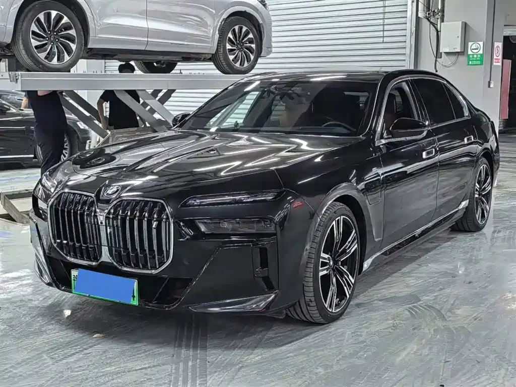 BMW i7 2023