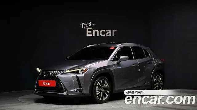 Lexus UX 2021