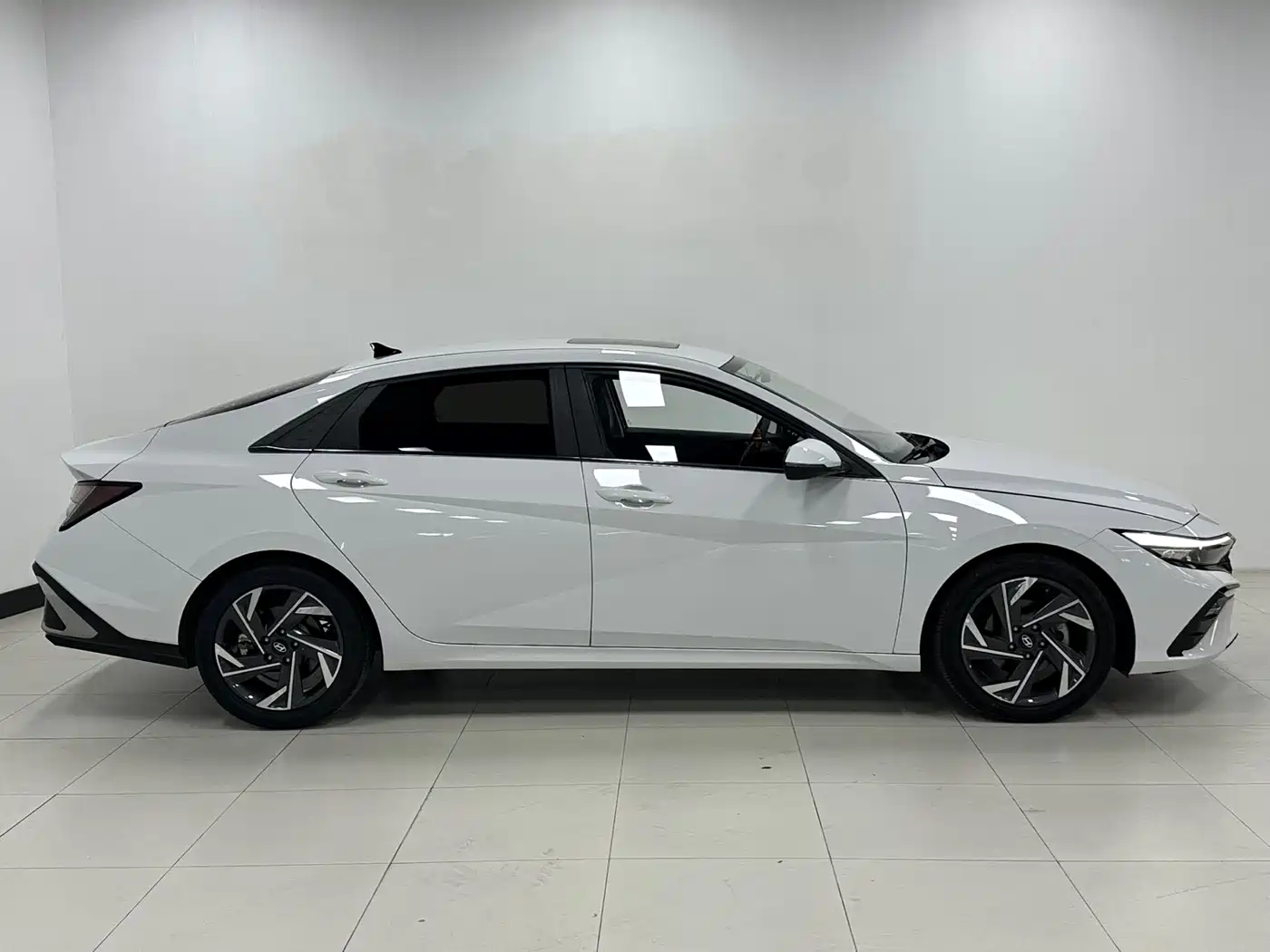 Hyundai Elantra 2023
