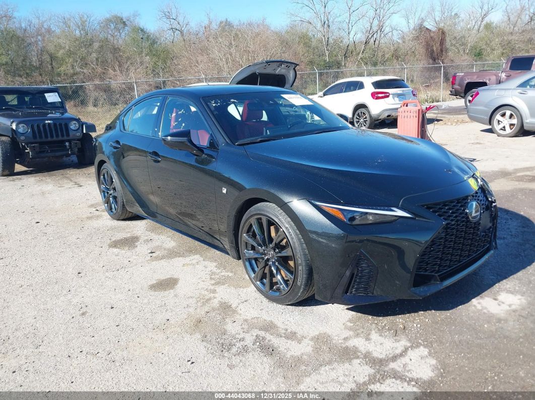 Lexus IS 2025