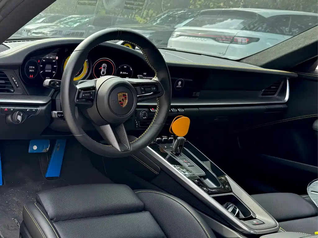 Porsche 911 2023