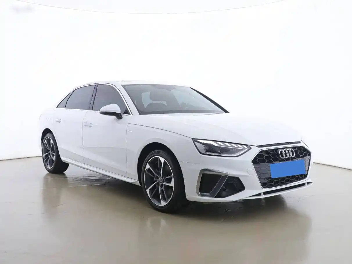 Audi A4 2023