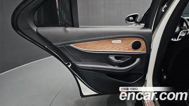 Mercedes-Benz E-Класс 2023