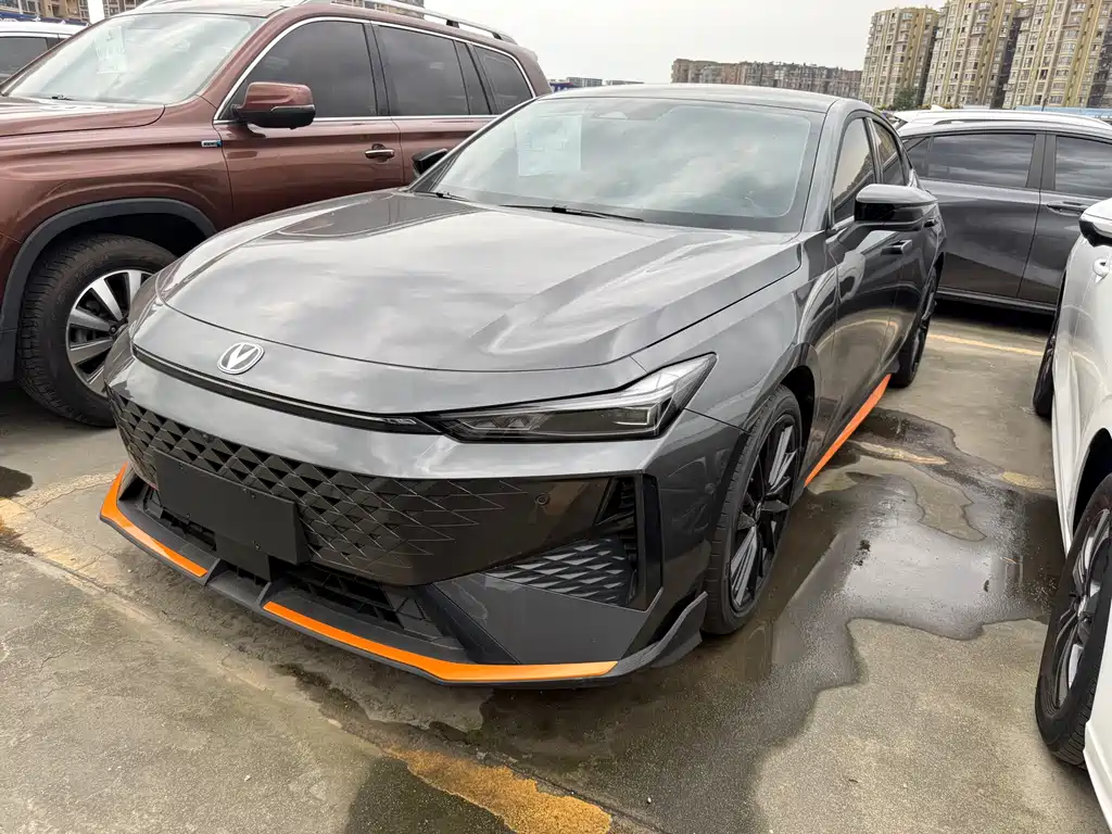Changan UNI-V 2024