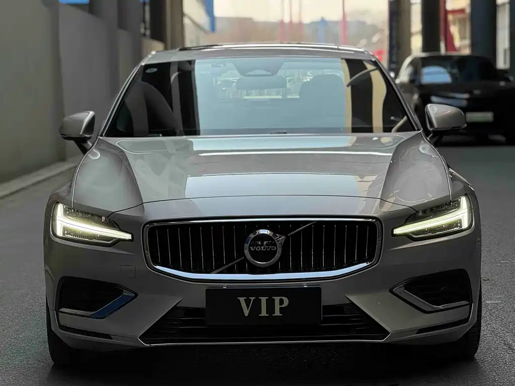 Volvo S60 2023