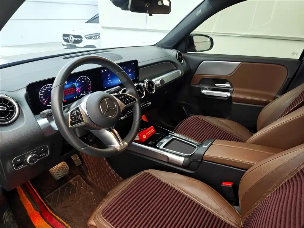 Mercedes-Benz GLB 2024