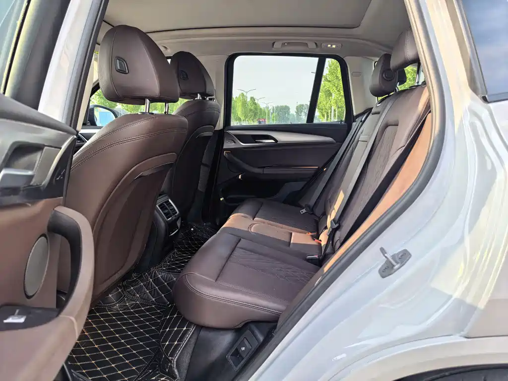 BMW iX3 2024