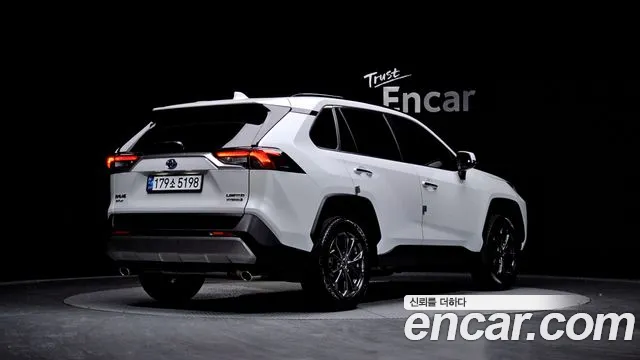 Toyota RAV4 2024